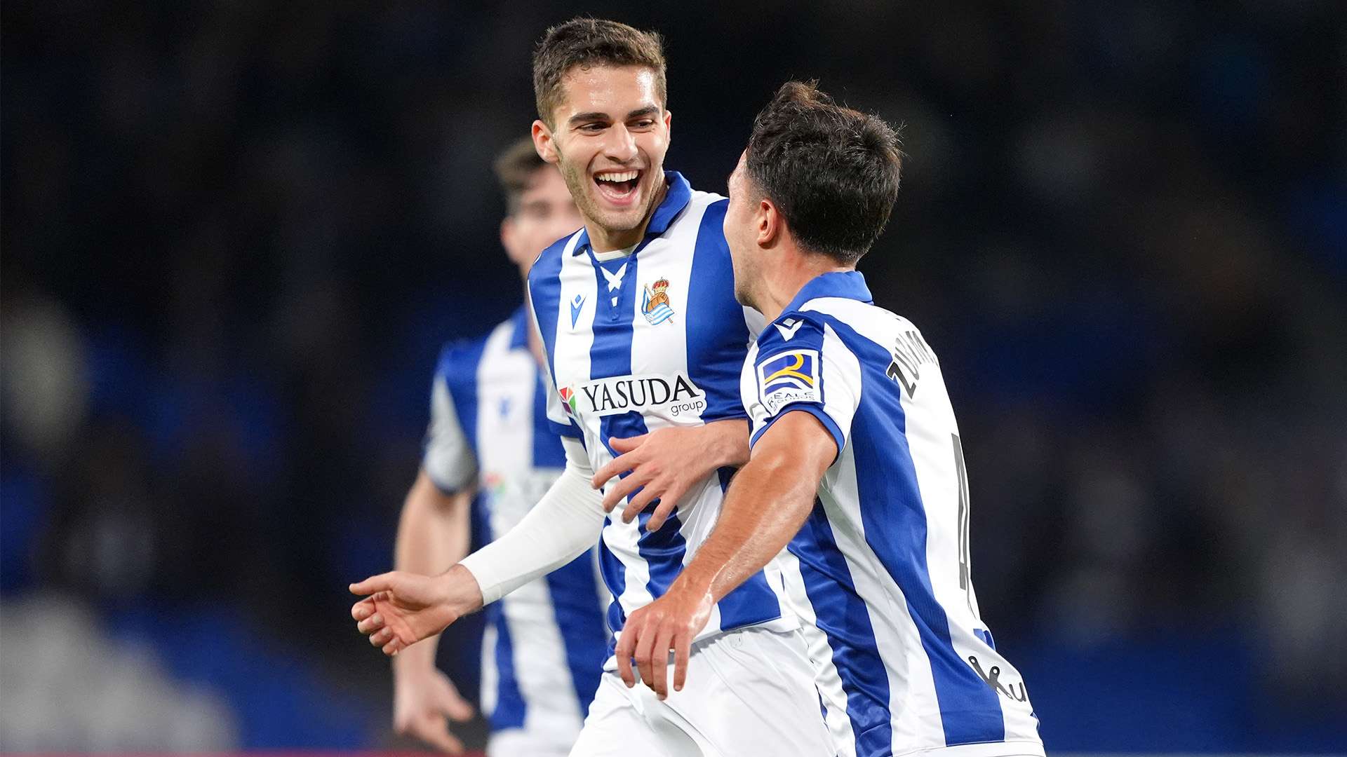 帮助她在短 帮助她在短